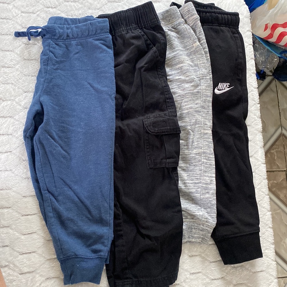Nike sweatpants toddler size 4T